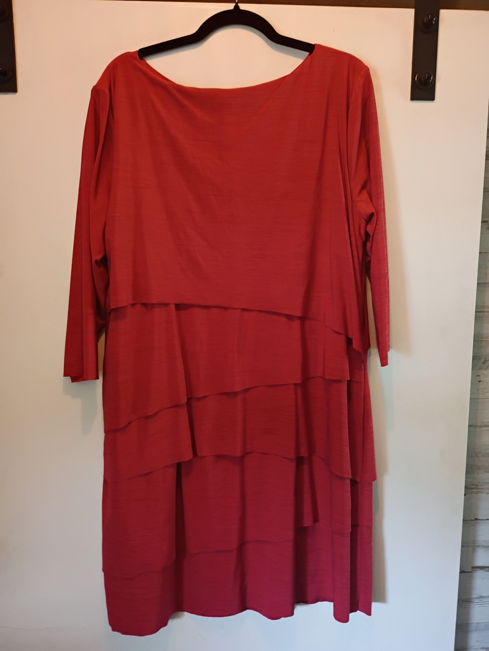 Tahari Women's Tiered Midi Dress in Deep Red - Picture 7 of 7
